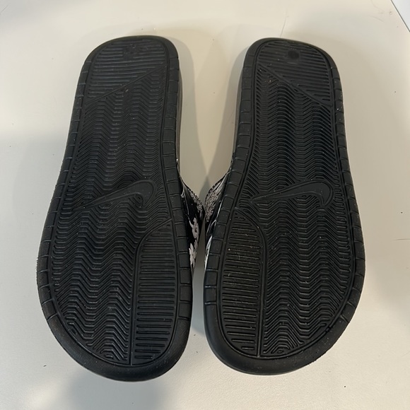 Nike Tropical Design Slides - Picture 4 of 5